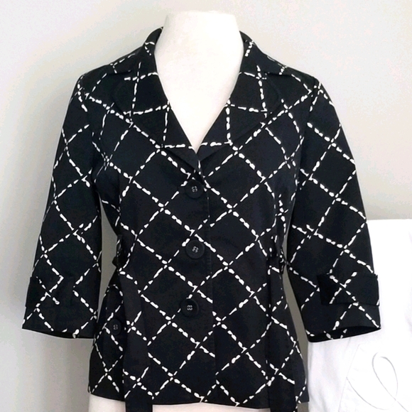 Halogen 3/4 Sleeve Belted Jacket. - Picture 2 of 9